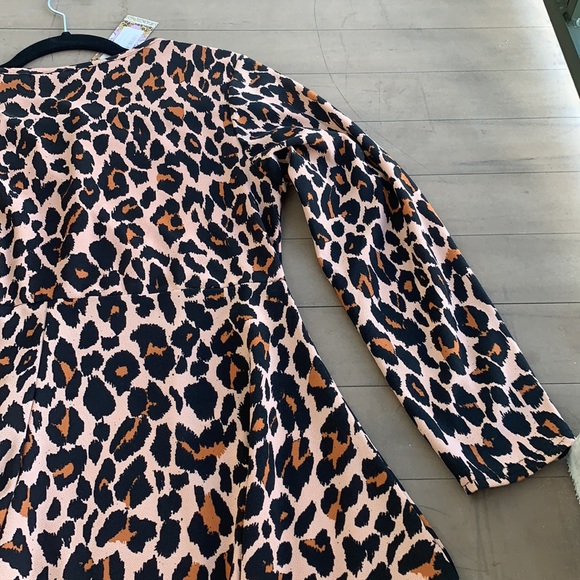 Unworn Leopard Long Sleeve Playsuit Size 16 - Picture 11 of 14